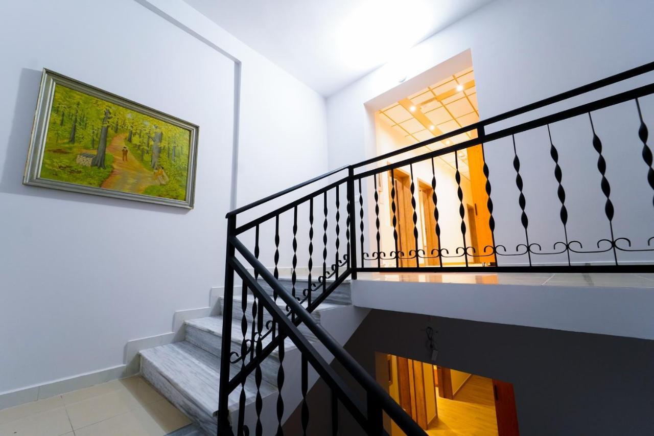 Sr99 Hotel Tirana